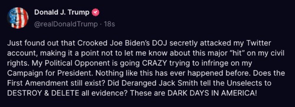 PawlowskiMario's tweet image. Trump just respond to news about his #Twitter account search, and it’s angry that the Jack Smith didn’t let him know about it🤣

#Trump #TrumpTwitter #TrumpIndictment