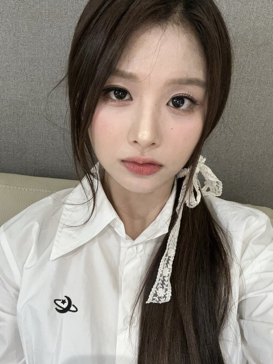 SullyoonEgypt's tweet photo. 23:08:09→[🫧]
انتهى

#SULLYOON #설윤 #NMIXX             #NSWER #SULLYOON_Egypt
•🦋 https://t.co/ZsDpEBAow2