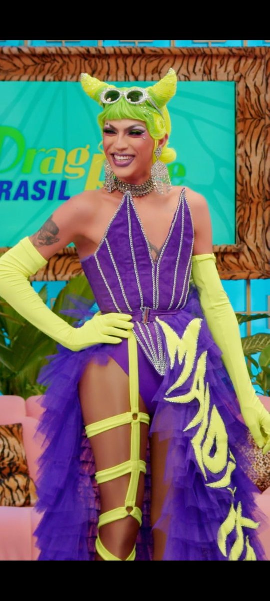 Look da minha entrance, refs e registros desse momento, quando tudo parecia tão distante...💚💚🐊
#DragRaceBrasil