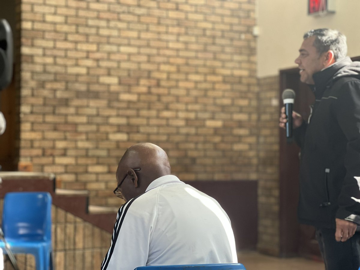 TakuwaniRiime's tweet photo. #MensDialogue held in commemoration of #WomensDay at Masizakhe Community Centre in Graaff-Reinet to champion the resolutions of the Dr Beyers Naude #MensParliament of establishing men’s structures that promote community health, safety and socioeconomic development. https://t.co/XcNSrzIyvP
