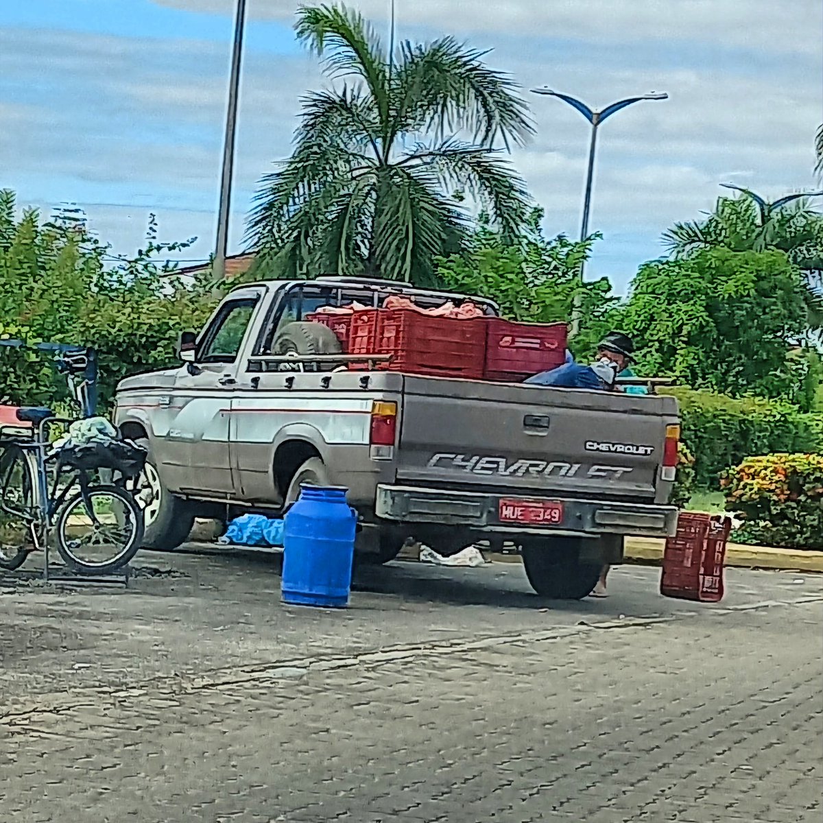 CarrosPodres's tweet photo. #Chevrolet #MercedesBenz #ChevroletD40 #ChevroletD20 #MB1113 #Iguatu #Ceara #Brasil https://t.co/sBXje8UJ8w