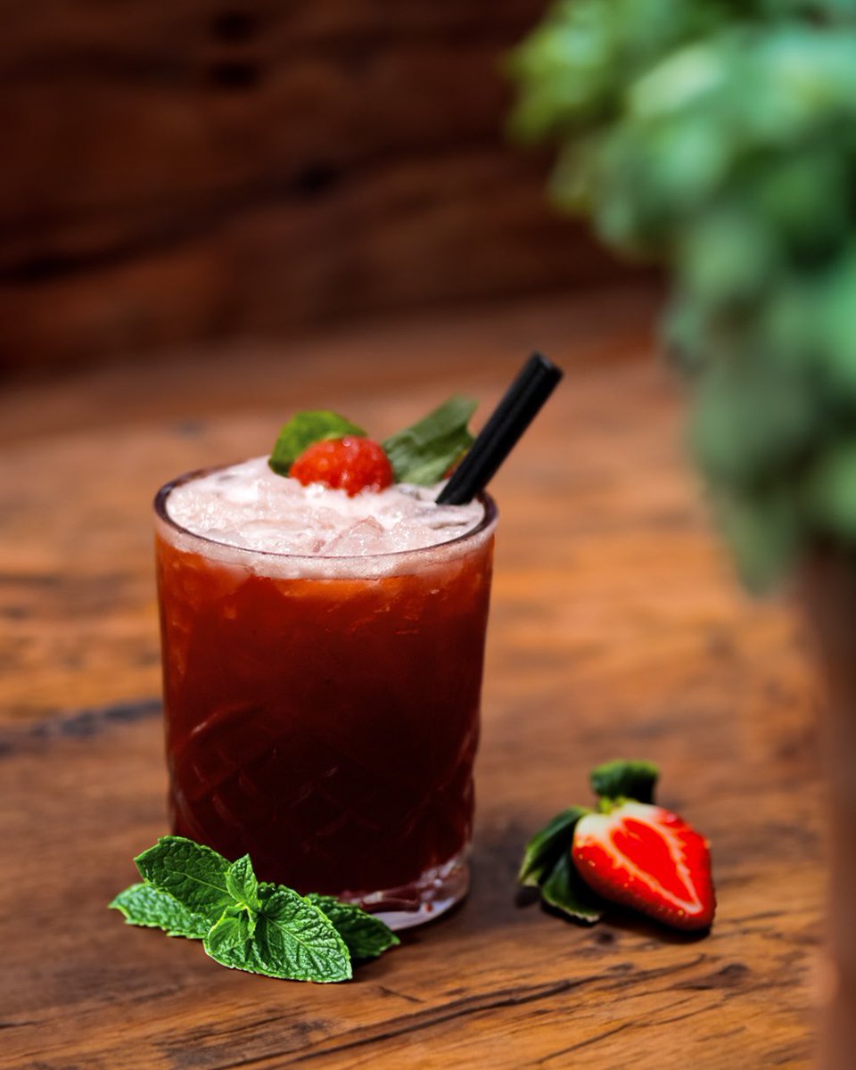 Introducing Woodlands 40 Year Cocktail!! 🍓 Taking inspiration from our beginnings as a strawberry farm, Woodlands Strawberry Margarita is now available from Dicks Bar! This is one to savour. #Woodlands40 #FitzgeraldsWoodlandsHouseHotel #Adare #Limerick