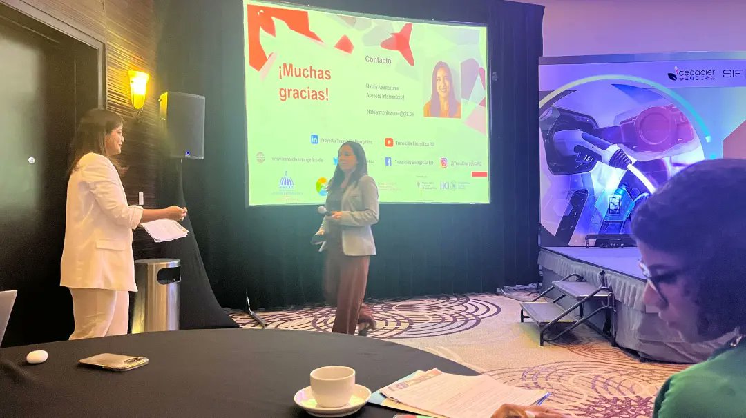TransEnergetica's tweet photo. Participación de nuestra Asesora Internacional en Energías Renovables Nataly Montezuma, sobre "Panorama de la Cooperación Alemana en la Movilidad Eléctrica en #RD" en el "Taller Presencial: Despliegue de la Movilidad Eléctrica" organizado por @siegobrd y #cecacier https://t.co/bMek0DPM8g