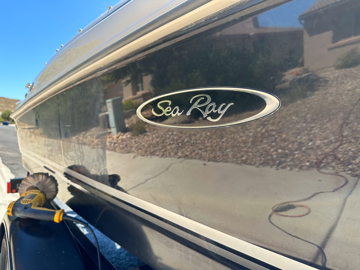 flitzpolish's tweet image. #FLITZ and a #BuffBall make polishing @SeaRayBoat a breeze! 

#SeaRaySummer