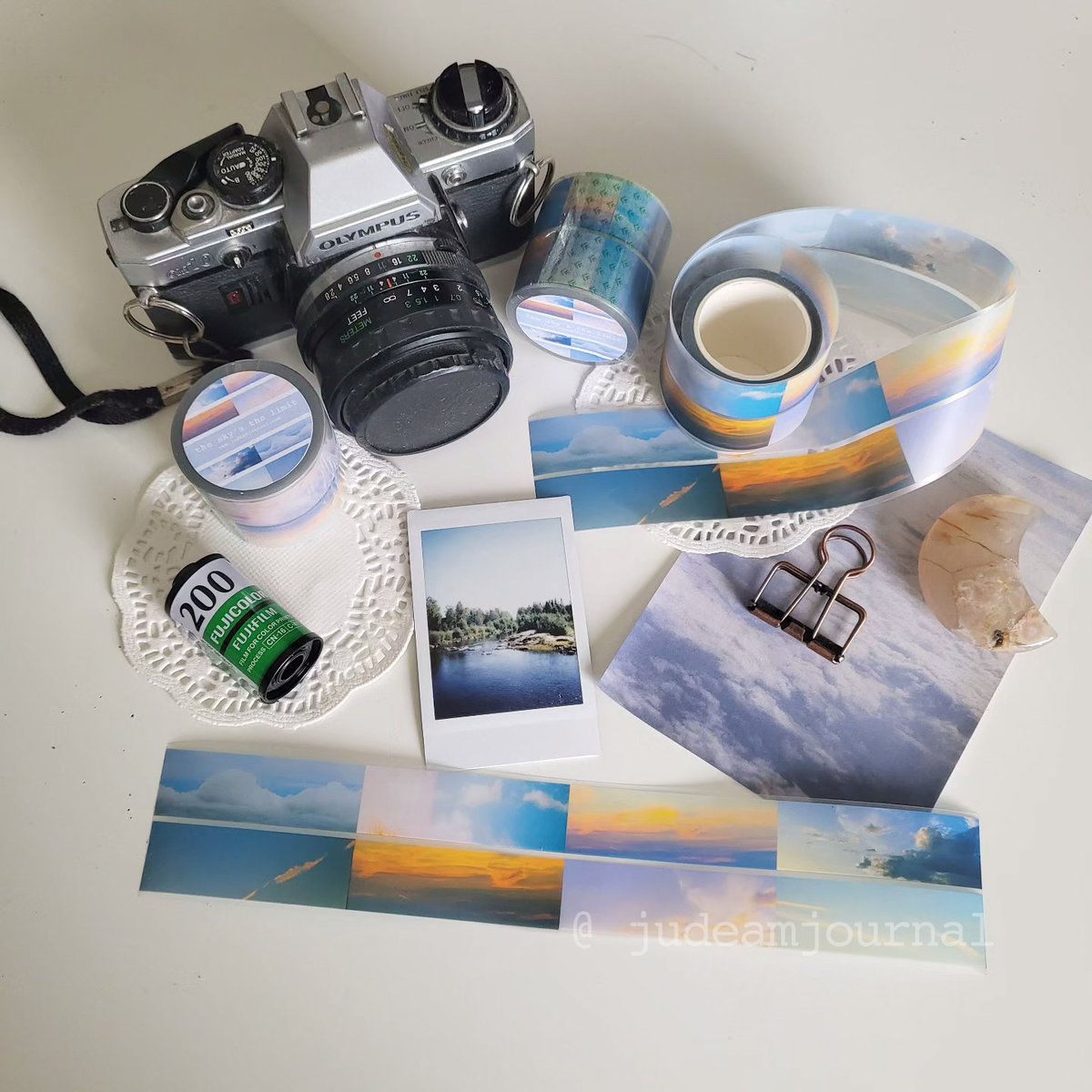 obiwanrules's tweet image. Hi twitter, I opened my store 3 years ago from tomorrow!! 🥳🥳🥳I sell cute stickers, washi tape and polcos and I'll be having a sale. (use discount JUDEAMJOURNAL3 to get 20% off) 😀
Please share this if you know a friend who is a fan of stationery 🩷