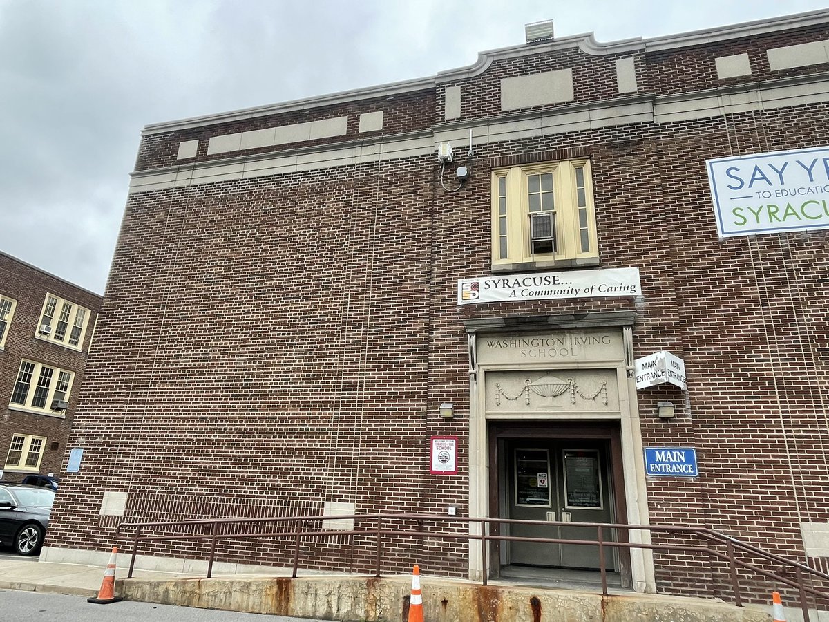 DeepanjaliTV's tweet photo. Syracuse schools are in dire need of teachers. The teacher shortage has really impacted local schools in the city. I spoke with the Director of recruitment and retention, Jeannie Aversa, at the SCSD to learn about their hiring event and initiatives to combat this issue. #nccnews https://t.co/DoP351EyMU