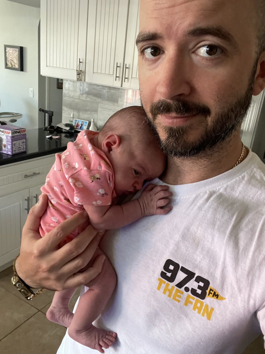 Meet the newest member of our KSON family - Paige Maureen! Congrats <a href="/OntheReg_Greg/">Greg</a> and <a href="/10NewsParry/">Megan Parry (she/her)</a> on your new addition!