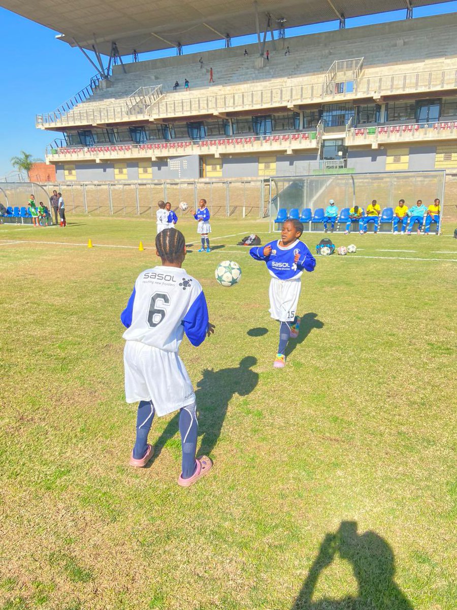malingasiya's tweet photo. 🌻⚽️🌻⚽️🌻⚽️🌻⚽️🌻⚽️💃🏻🕺🏻💃🏻🕺🏻💃🏻🕺🏻💃🏻🕺🏻🙌🏼🙌🏼🙌🏼🙌🏼🙌🏼 https://t.co/GLKrobIPUU