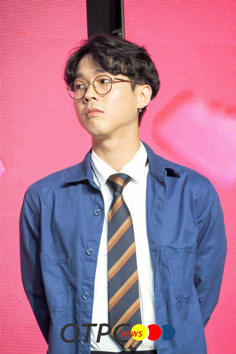 otpcnews's tweet photo. "เบสท์ ณัฐสิทธิ์" - "พิช วิชญ์วิสิฐ" ร่วมงานแถลงข่าวเปิดรอบปฐมทัศน์ MONDO "รัก|โพสต์|ลบ|ลืม" พร้อมขยี้ทุกความสัมพันธ์ 10 ส.ค.นี้
#BESTNUTTHASIT #PCHY
#มอนโดรักโพสต์ลบลืมxATLAS
#MONDO #มอนโดรักโพสต์ลบลืม https://t.co/l82BSB9fQU