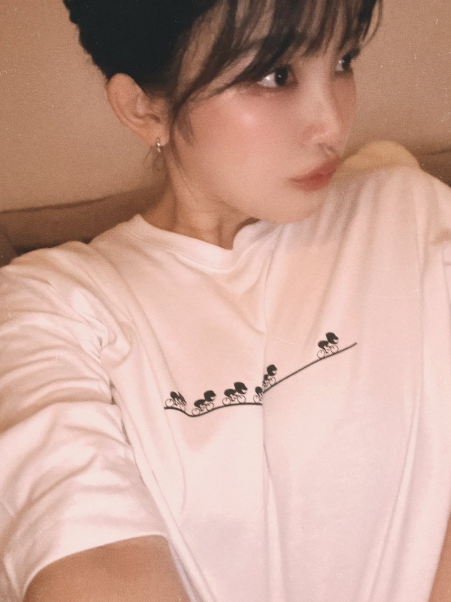 チャリロトのTシャツめちゃかわ
挟めば5車にもなるよ？🤔🫢🩷🚴‍♂️
#チャリロトよしもと https://t.co/5eAKG359kH