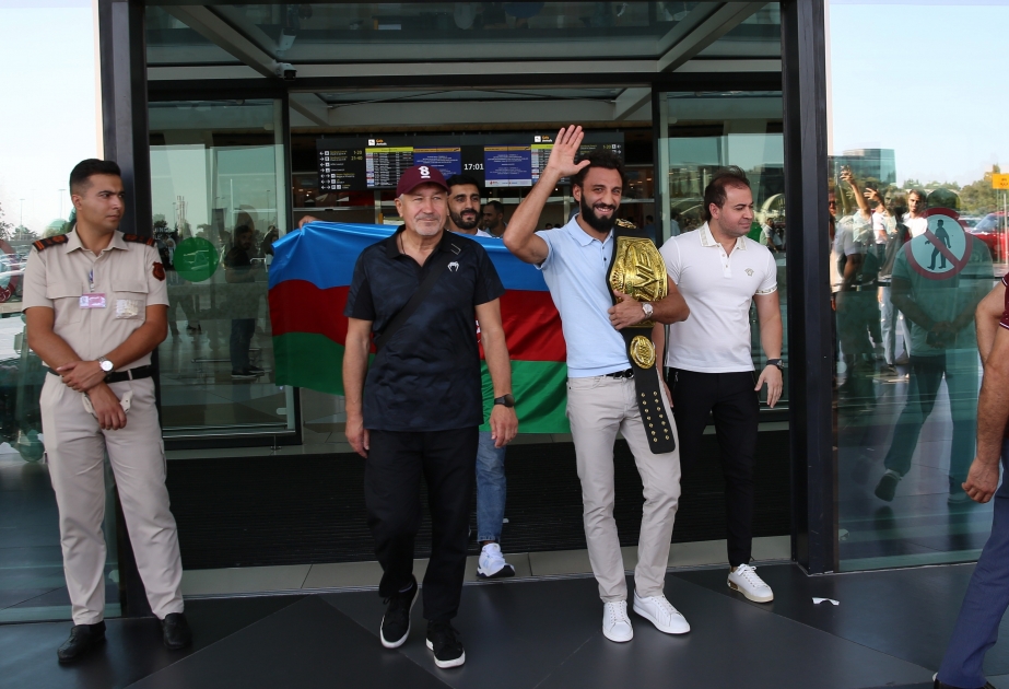 AZERTAC's tweet photo. Azerbaijani kickboxer Allazov beats Armenian Grigorian to claim ONE Fight Night 13 title #Azerbaijan https://t.co/jyViHKMokN https://t.co/9rHKusGbju