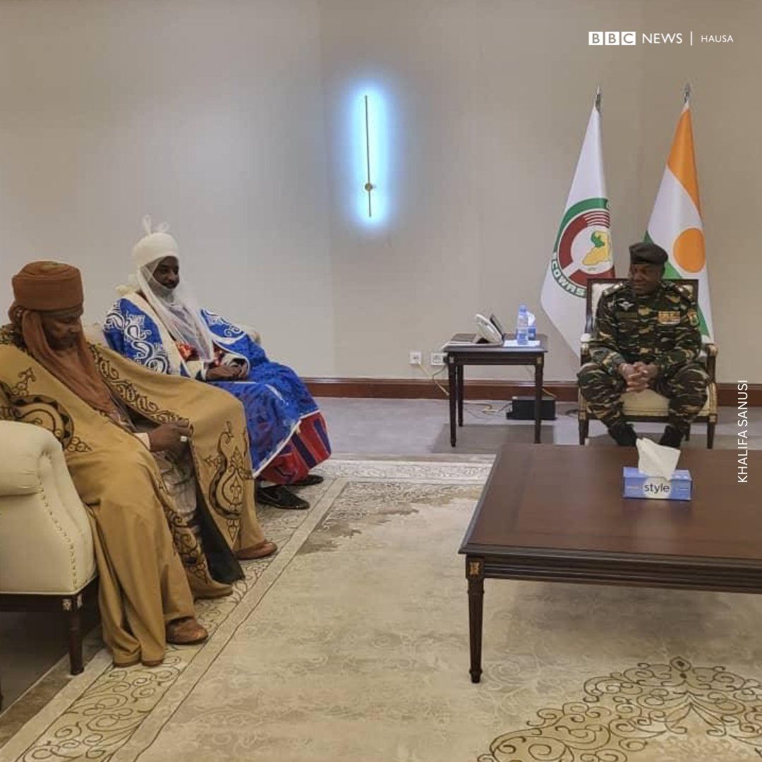 bbchausa's tweet photo. Khalifan Tijjaniyya Muhammadu Sanusi II ya gana da Shugaban mulkin sojin Nijar, Janar Abdourahmane Tchiani a birnin Niamey a ƙoƙarin shiga tsakani kan juyin mulkin da aka yi. https://t.co/eZoy6i0Lmo