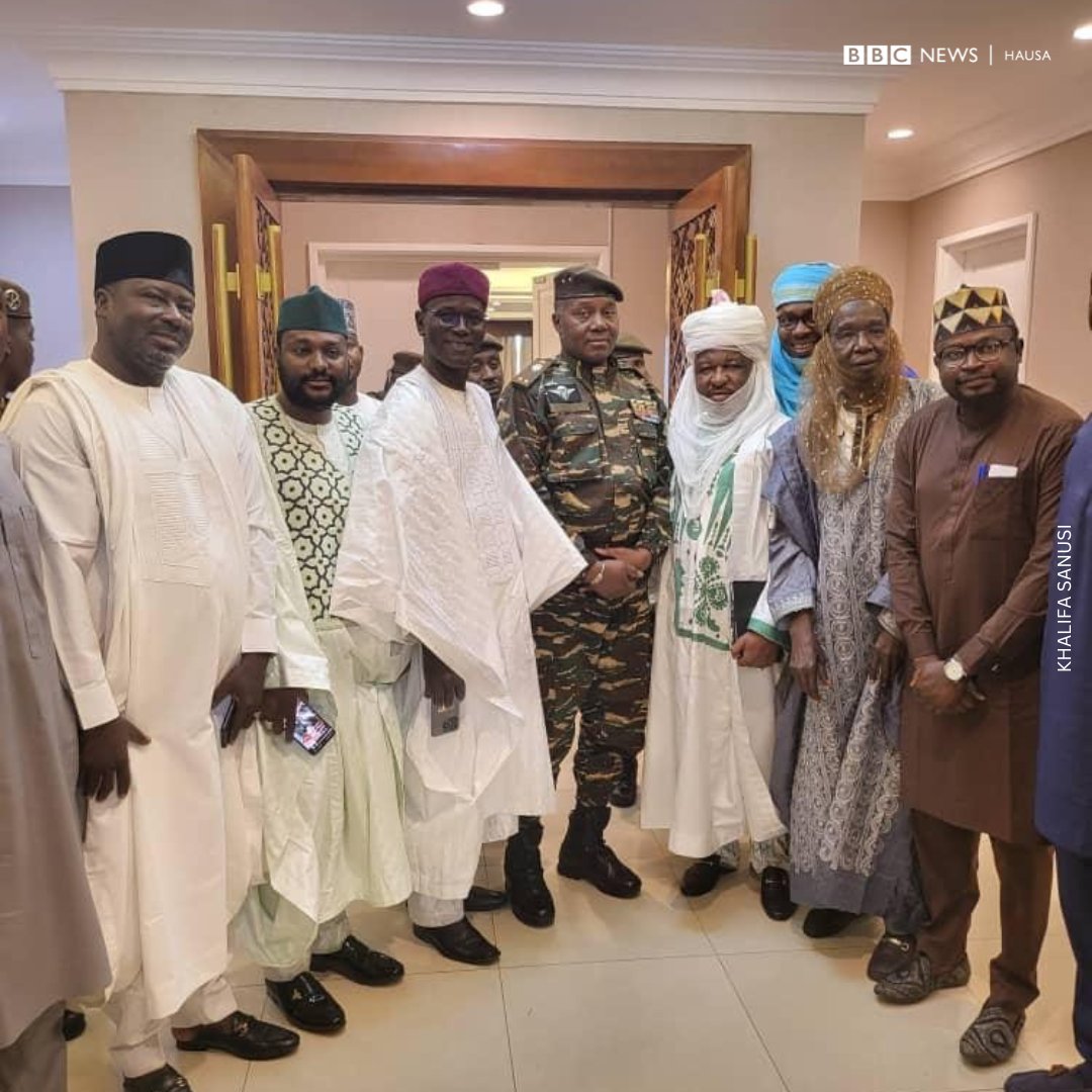 Khalifan Tijjaniyya Muhammadu Sanusi II ya gana da Shugaban mulkin sojin Nijar, Janar Abdourahmane Tchiani a birnin Niamey a ƙoƙarin shiga tsakani kan juyin mulkin da aka yi.