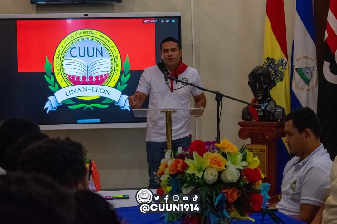 cuununan's tweet photo. Entrega de reconocimientos y Beca a la Excelencia Académica "Comandante Carlos Fonseca Amador" a estudiantes con las mejores calificaciones de cada CUR, Facultades y Escuela de nuestra UNAN-León en el primer semestre del año lectivo 2023.   

#VidaEstudiantil
#CUUN1914 https://t.co/z55LPrwrL2