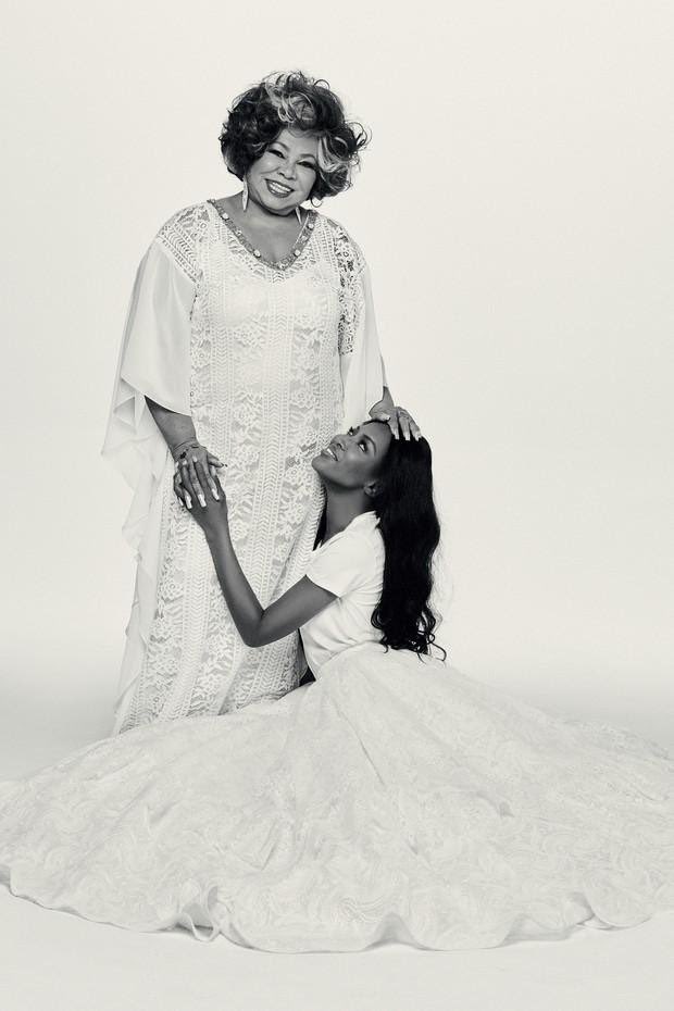 listapreta's tweet photo. Naomi Campbell e Alcione fotografadas para a Vogue Brasil (2016) https://t.co/ePByGQNwJl