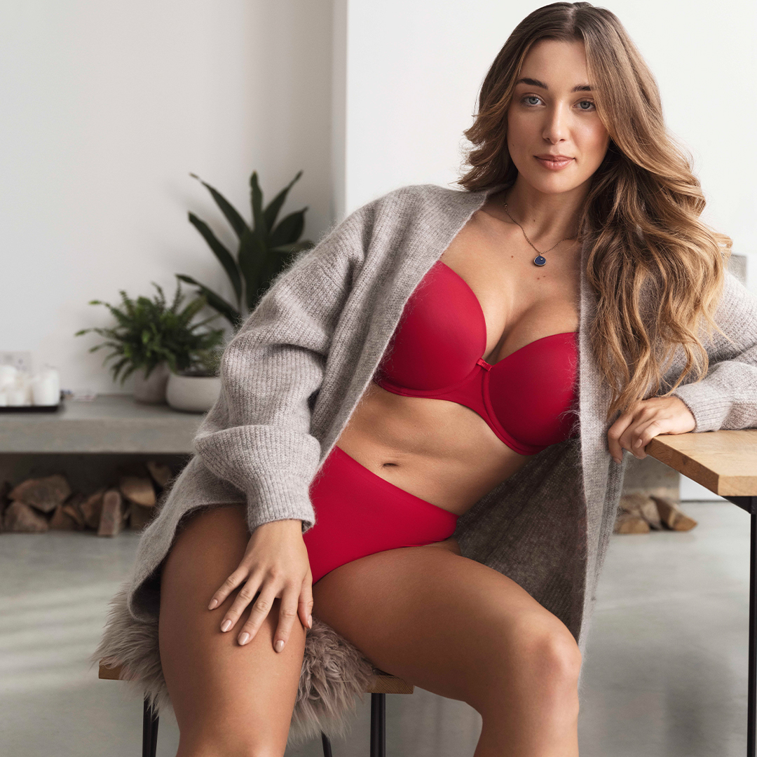 Fantasie1's tweet photo. Your new elevated essentials, the Smoothease Moulded T-Shirt Bra debuts in Natural Beige and Red, and pair perfectly with the seamless Smoothease Briefs.
View the collection: https://t.co/N7EEtQCxar
#fantasielingerie #smoothease #seamless https://t.co/qBMbNqz8Tl