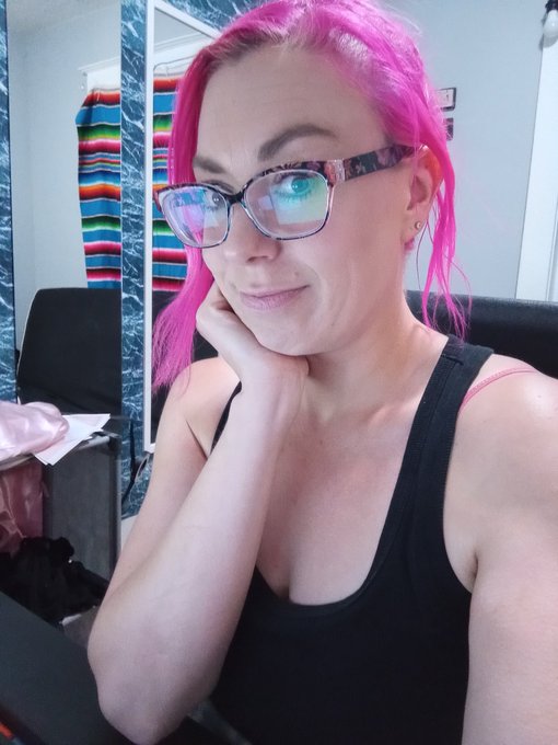 So hard at work 😜😂.  Happy hump day 💥. https://t.co/IyWyNgPHqF<a href="/tag/horny"class="tags"><span>#horny</span></a><a href="/tag/buttstuff"class="tags"><span>#buttstuff</span></a><a href="/tag/ofgirls"class="tags"><span>#ofgirls</span></a>