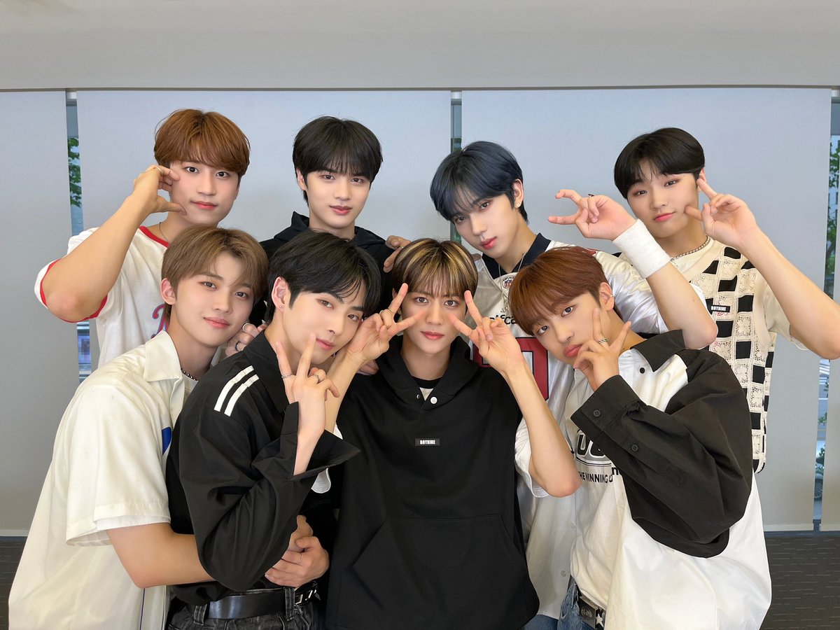 [🔔]
#LUN8 1st Mini Album <CONTINUE?>
初の日本限定オンライントーク会を開催しました🎊✨

ご参加いただいたファンの皆さま
ありがとうございました🥹💕

次は日本で直接お会いしましょう～😍

#루네이트 #ルネイト 
#CONTINUE #WildHeart #Voyager