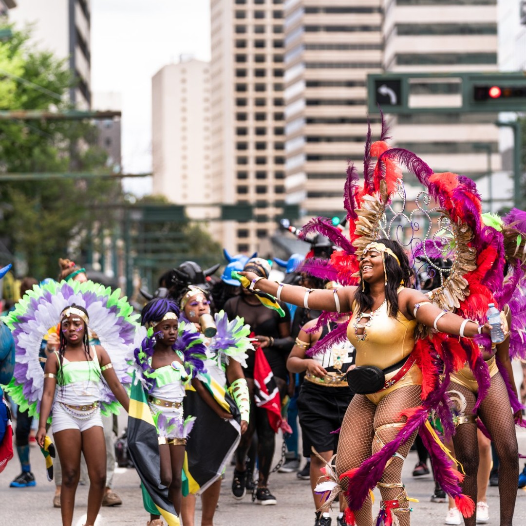 Cariwest PRO TIPS: 🚗 Park FREE Sat & Sun at @ECCMALL east parkade. 🍟 Get a different FREE item each weekend day for Wayback Burgers Jasper Ave customer appreciation. 🎊 Watch the parade from #AlFresco104 on Sat. we'll have giveaways & entertainment. ow.ly/9nzY50PvogM