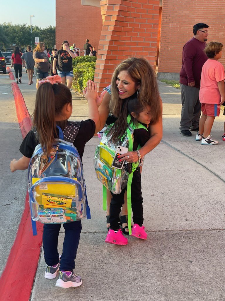 Debbie Lara tweet media