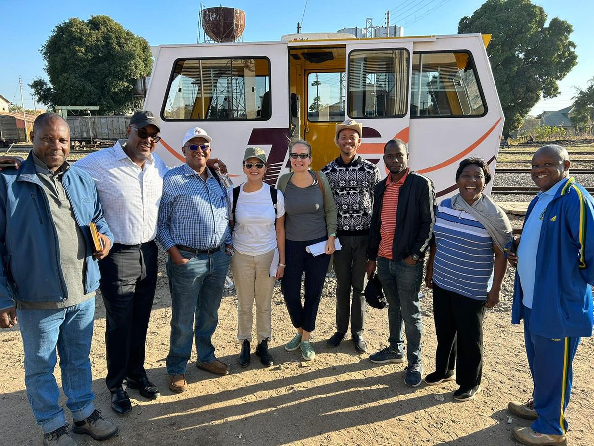 BeleteNathan's tweet photo. Great visit of meter-gauge railway line from Dodoma to Kilosa. @WorldBank is keen to support upgrading the Dar-Isaka railway line through #climateresilient solutions. This could maximize freight transport and boost regional integration for #Tanzania and her neighbors. https://t.co/l5xeCF5XtY