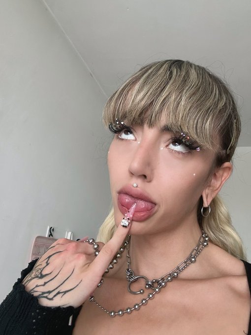 jesus loves transgirls too https://t.co/uWhHDlgVir