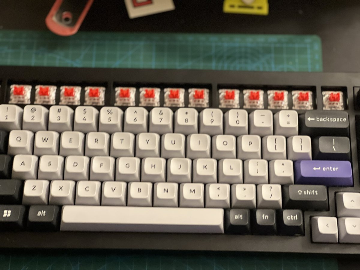 jeanette_adjei's tweet photo. Another late post.
Outside the lab I enjoy playing video games, doing MMA (kickboxing, boxing, jujutsu, a little kung fu (Iโm currently learning the bo staff)), and building Gunpla. Oh, and I recently got interested in mechanical keyboards.
#uniqueinchem #BlackInChemWeek2023 https://t.co/znjJYaLBPN