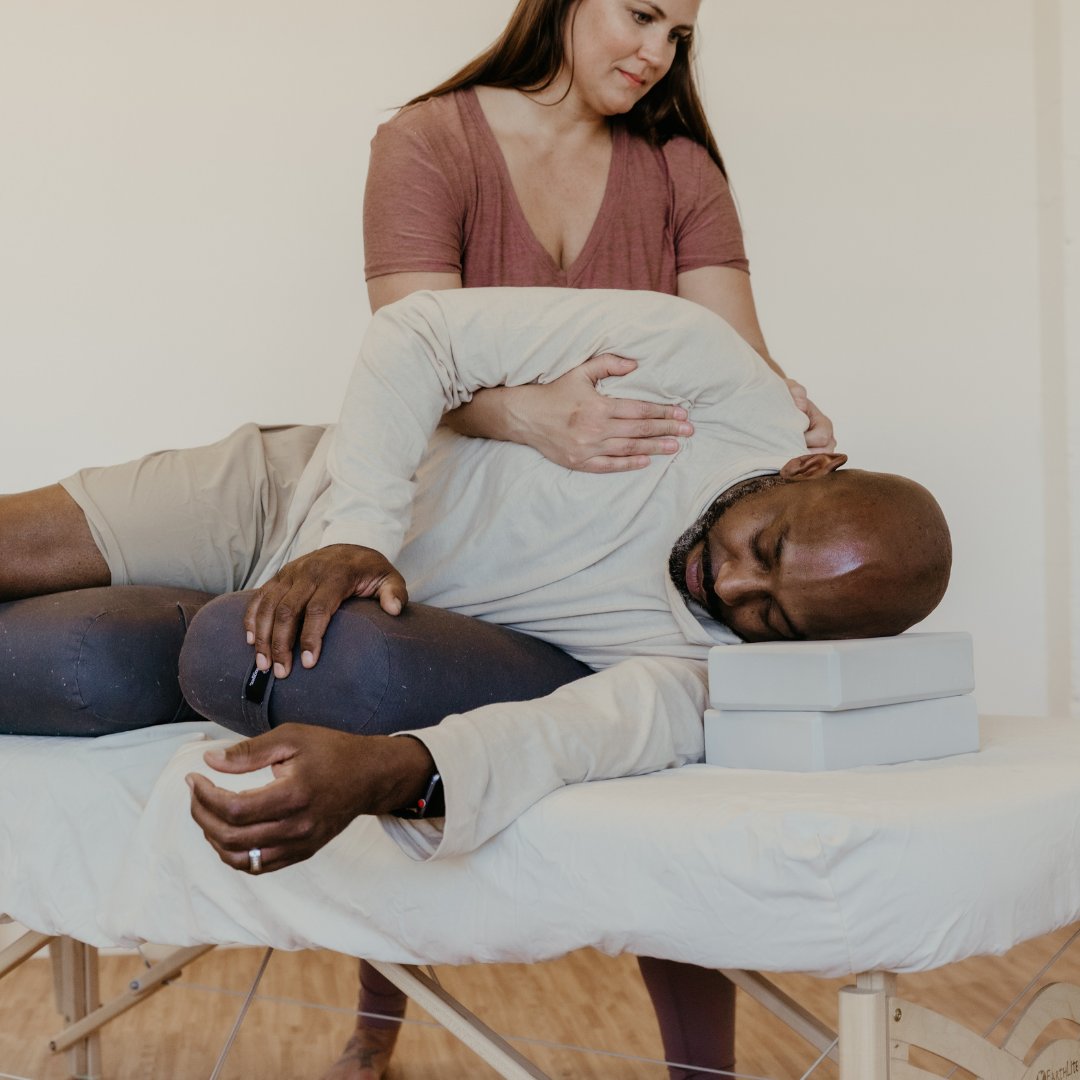 yomassage's tweet photo. Why we love Table Yomassage:
⠀
💕 Combines restorative stretch, mindfulness, and massage
💕 Fully clothed
💕 Mindful, present &amp; caring massage therapist
💕 1:1
💕 The ultimate relaxation &amp; mind-body connection experience
💕 Perfect way to start or end the week https://t.co/Ab4mV4dEQB