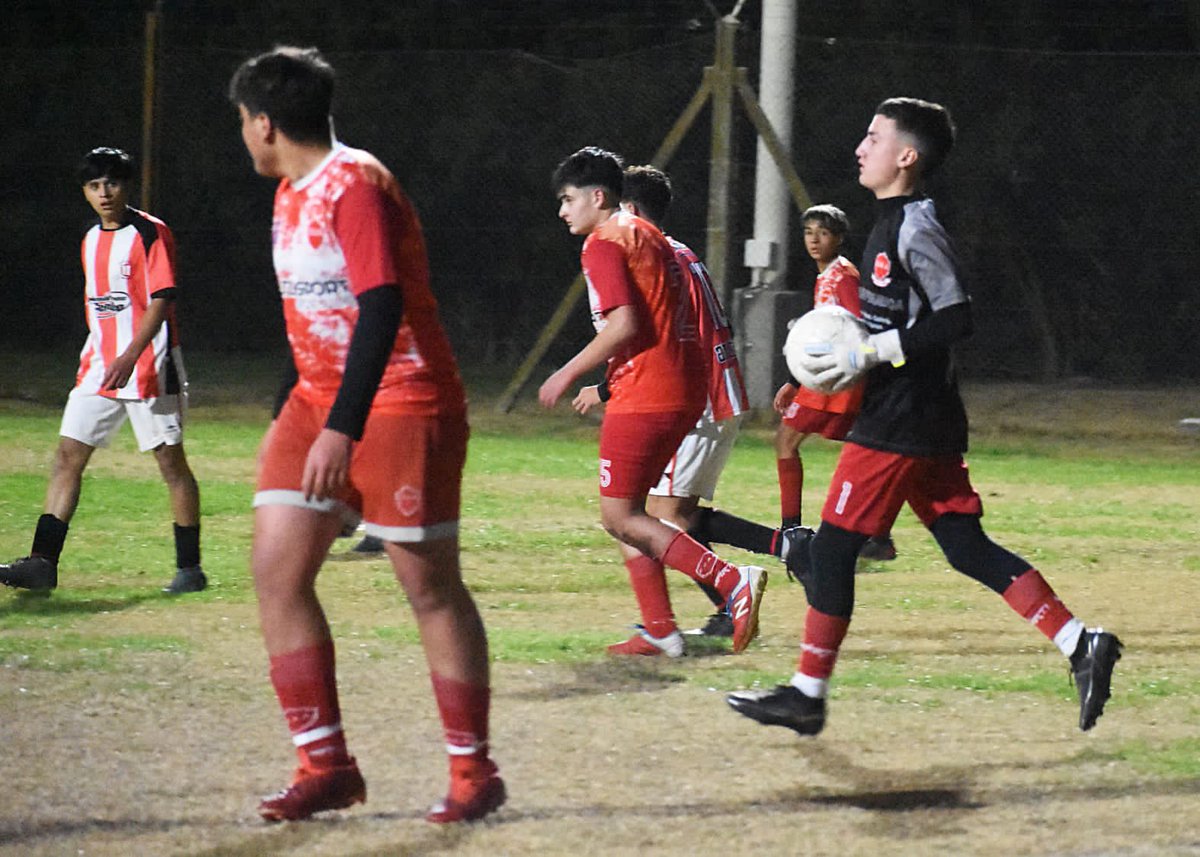 CBAA_oficial's tweet photo. INFERIORES CBAA 🔴🔴

¡Los pibes no paran!

La escuela de fútbol Humberto A. Galvani, cuenta con aproximadamente con 230 chicos de todas las edades participando de las competiciones de la Liga Nuevejuliense de fútbol (5ta a 9na), el LIRFA, el torneo federal y demás competiciones https://t.co/XW2u2dfhVz