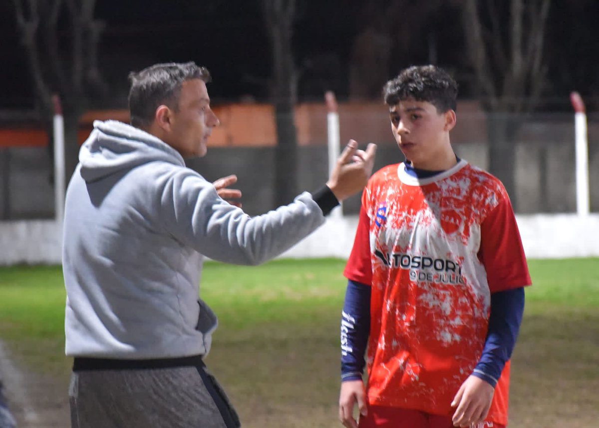 CBAA_oficial's tweet photo. INFERIORES CBAA 🔴🔴

¡Los pibes no paran!

La escuela de fútbol Humberto A. Galvani, cuenta con aproximadamente con 230 chicos de todas las edades participando de las competiciones de la Liga Nuevejuliense de fútbol (5ta a 9na), el LIRFA, el torneo federal y demás competiciones https://t.co/XW2u2dfhVz