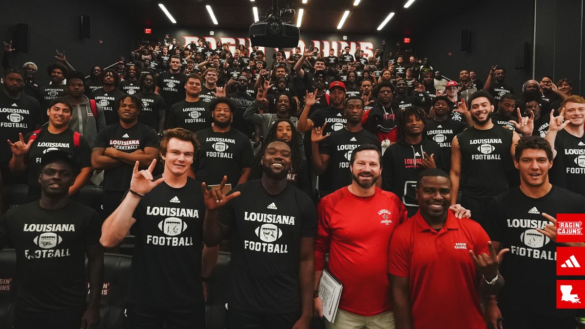 Always great to have <a href="/FBallGameplan/">Emory Hunt</a> back in Lafayette!

Thanks for coming to speak to the team today!

#cULture | #GeauxCajuns