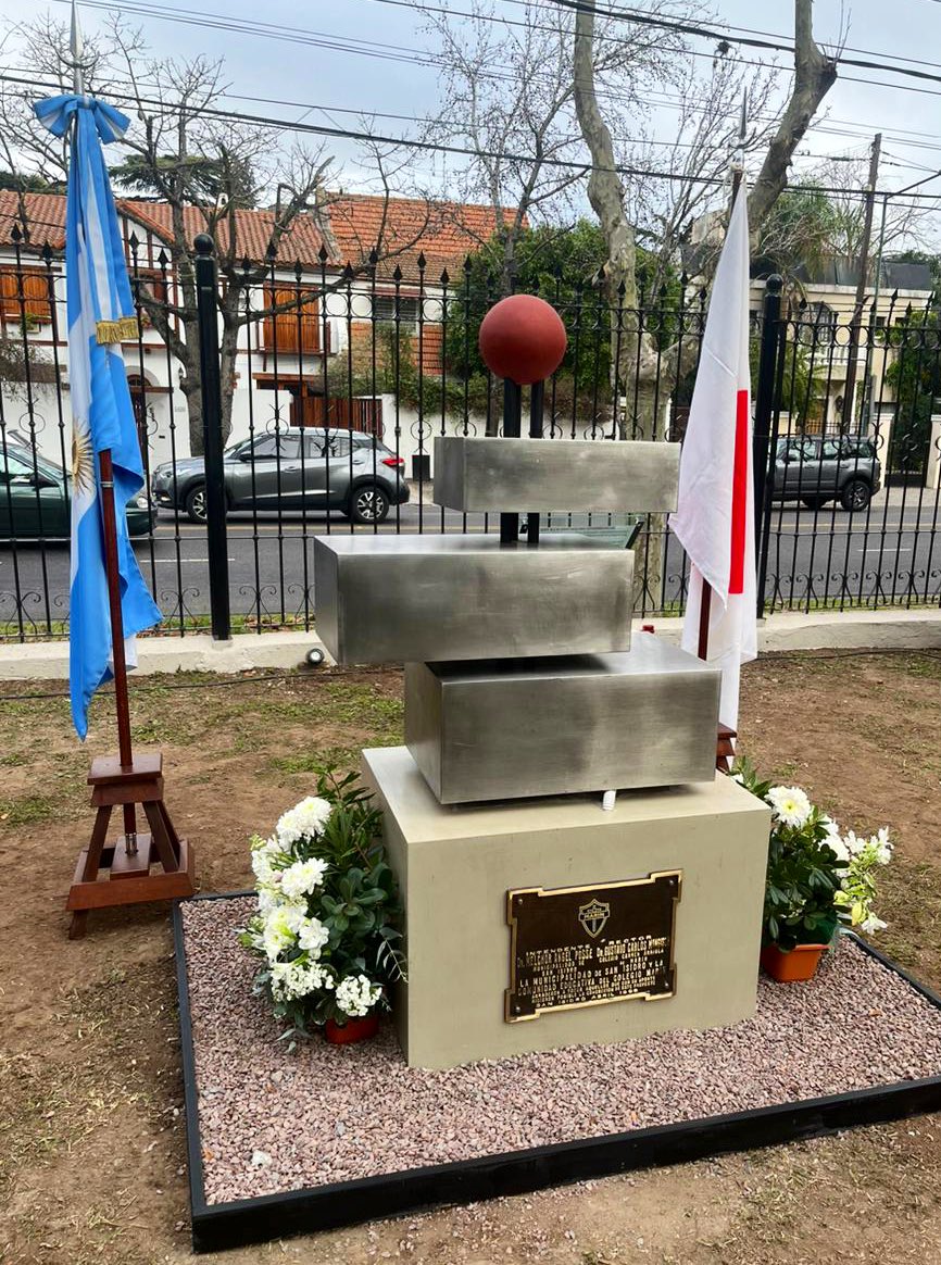 Acompañé al Colegio Marín en el acto por el Monumento argentino a la paz 🕊️
Hace 78 años Hiroshima y Nagasaki eran reducidas a escombros tras terribles bombardeos atómicos. Recordarlos hacen que reflexionemos y entendamos que la paz es el verdadero y único camino a emprender.