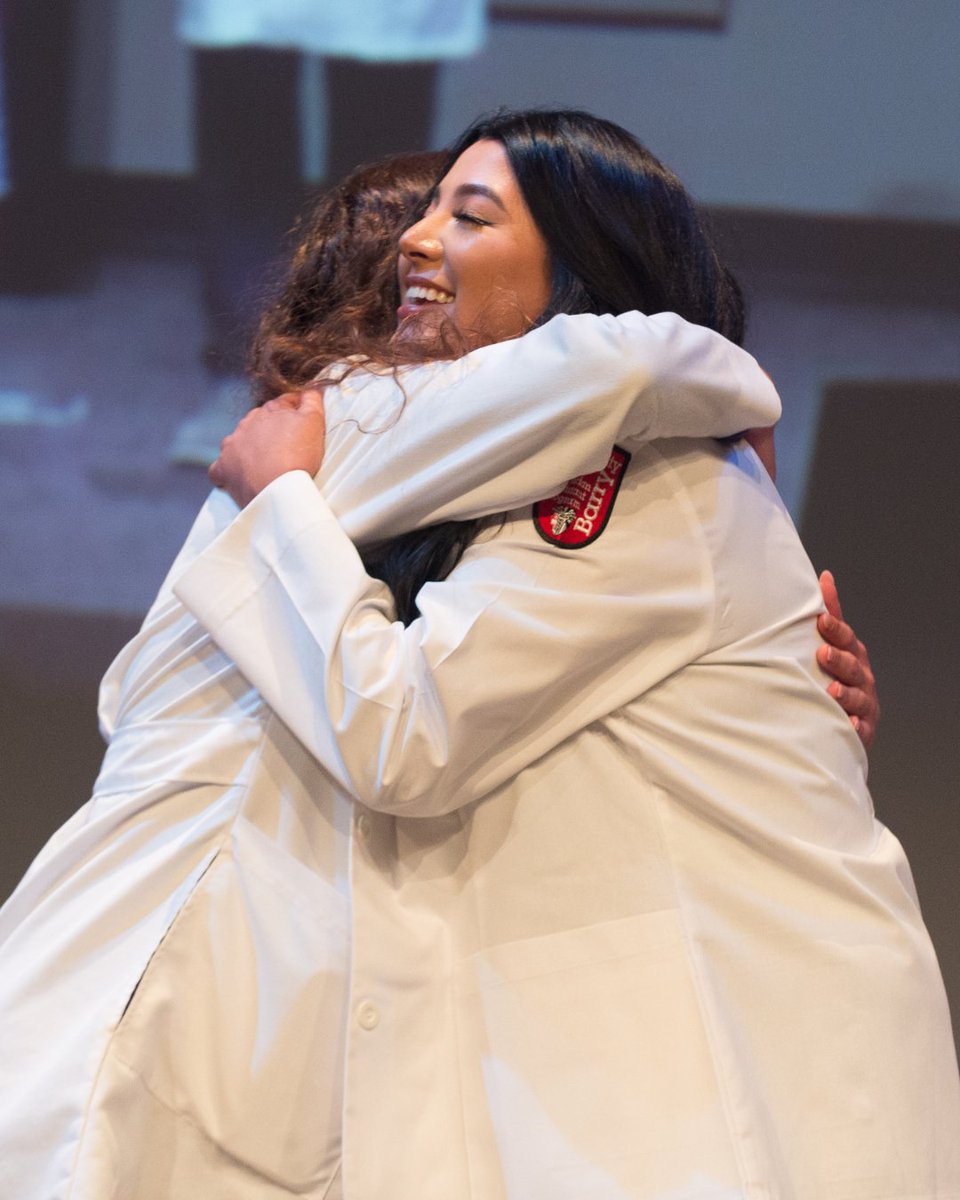 barryuhealth's tweet photo. Our Physician Assistant students in St. Pete and Miami received their white coats on Friday - celebrating the end of one journey and the beginning of the next - Congratulations! ✨ #PAproud #WhiteCoatCeremony https://t.co/7UvQSWBc1f