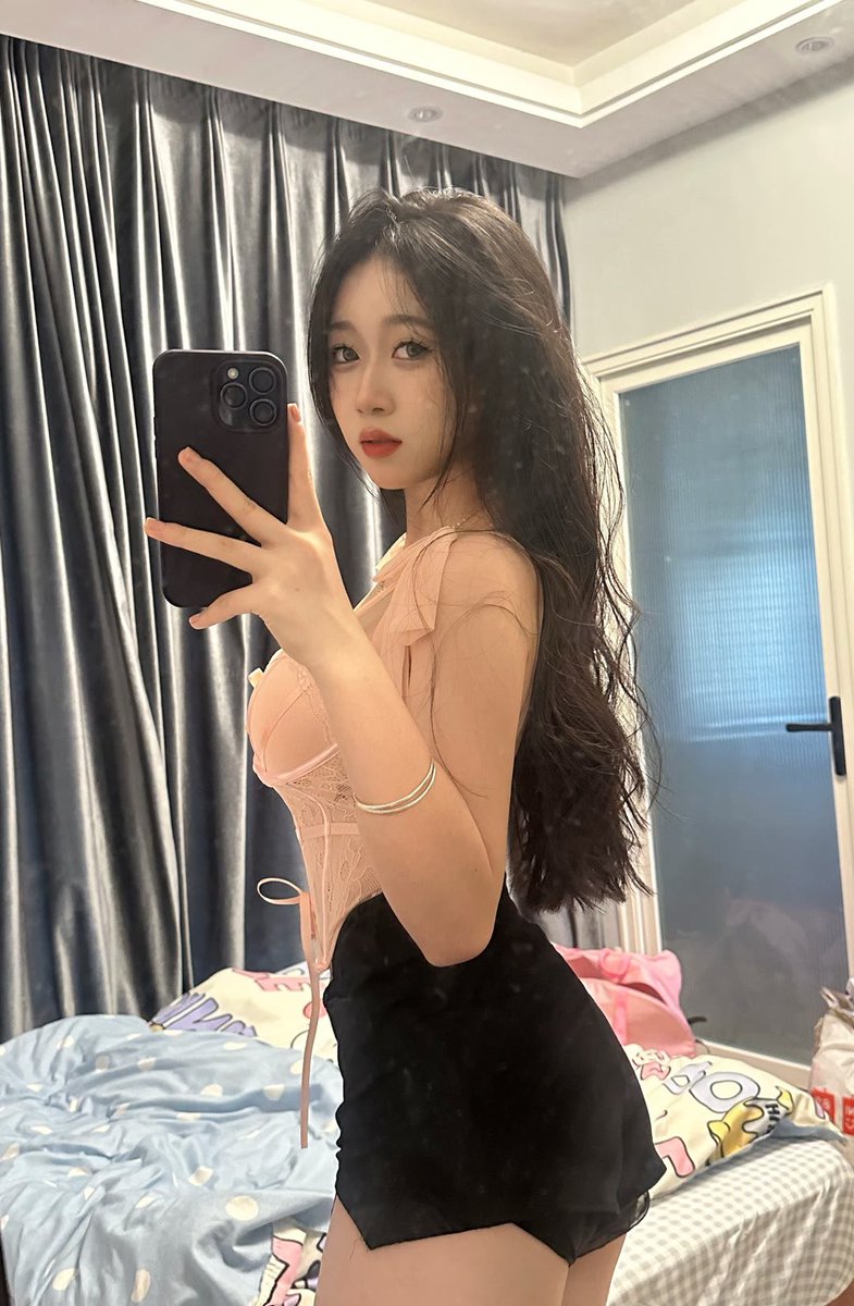 MMiiinnnvx's tweet photo. 我是表面乖乖的 嘴巴脏脏的 心里黄黄的 背地里是纯爱的 #反差婊 #女子高生  #女女���炮 #女菩萨 #女用催情 #女s调教 https://t.co/62etdbmVri