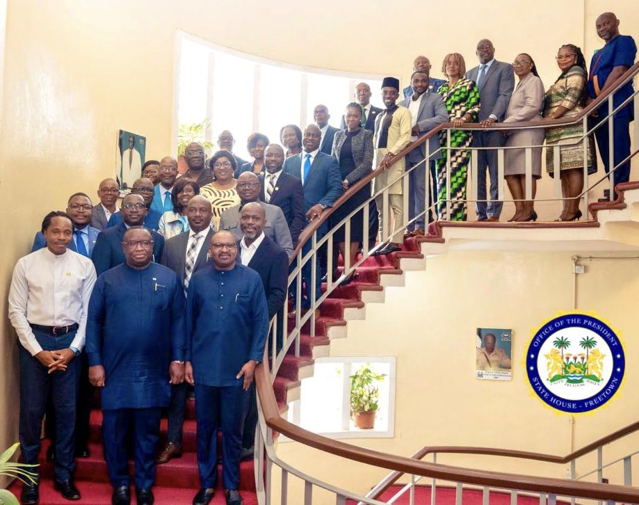 julius_maadabio's tweet photo. Today, I convened the first Cabinet meeting of my new 5-year mandate to serve the great people of #SierraLeone.

My new Cabinet is a crucible of talented and accomplished Sierra Leoneans, cutting across different ages, gender, tongues and tribes ~ representing our progressive aspirations to bring sustainable development and social progress to our nation. 

These distinguished countrymen and women are poised to support the Honorable Vice-President @VP_Jalloh and I as we embark upon a new five-year mandate that echoes the call for continuity.

The significantly increased number of Women and young people appointed in my new Government signals a renaissance for meaningful development and socioeconomic progress in our country. 

I admonished every Cabinet Minister and their Deputies to administer their tasks with honour and integrity and to always put the needs of the people above personal interests. 

Together, we will do our best with the help of the Almighty God to improve the quality of life of our Citizens.

#TheNewDirectionAgenda2.0

#PaopaSaLoneGoBetteh

 #BuildingSaLoneTogether