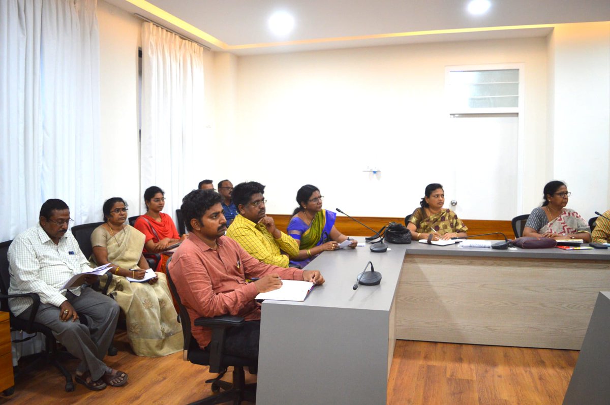 District Collector Sri V.Vijay Rama Raju Conducting District Level Zoonosis Meeting on Zoonotic Diseases With Officials in Collectorate on 9-8-23.
#CollectorKadapa #DistrictCollector #Zoonosis #zoonoticdiseases #Kadapa #YSRDistrict