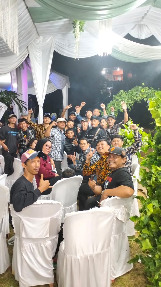 Ondangan bari diskusi ( titik )