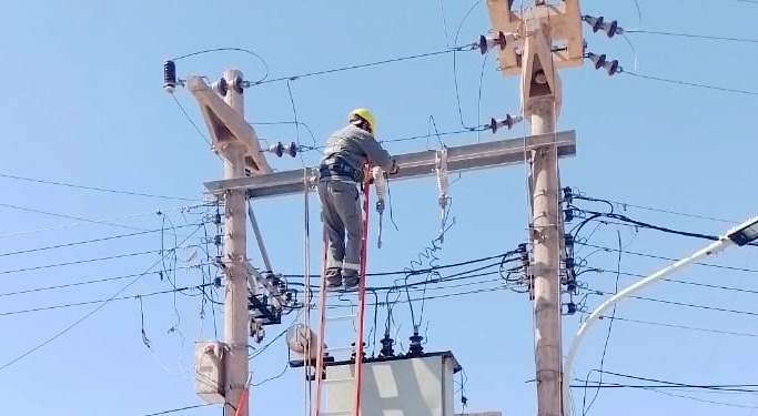 ANDALGALAMEGA's tweet photo. Radio Mega 91.5 MHz, Andalgalá, Catamarca, Argentina: Un desperfecto dejo sin energia a un sector de And... https://t.co/7qfRphyPZh https://t.co/uCC9bq85PK