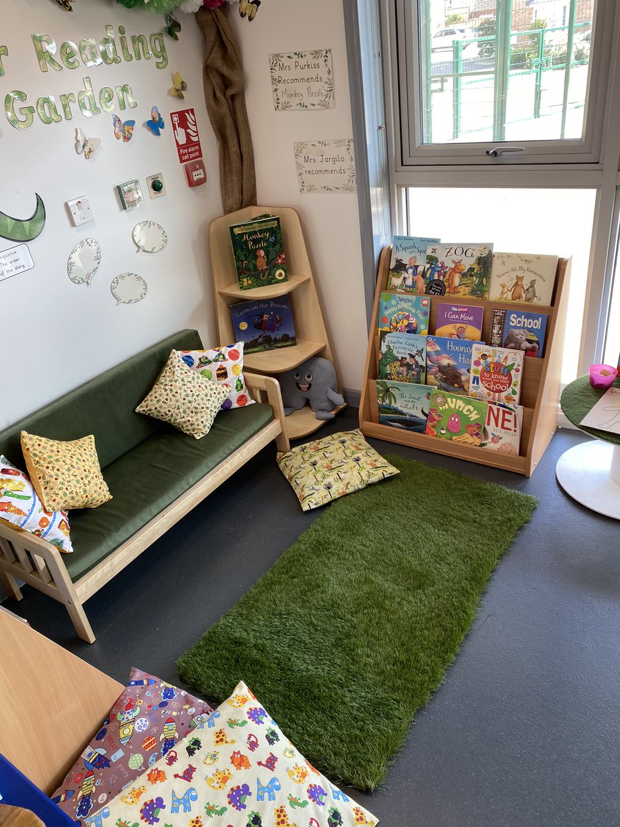 MrsPurkissWA's tweet image. An excellent couple of days re-organising and setting up for a new year. Excited to welcome my new class to a brand new learning environment 🥰📚 #EYFSrocks #Curiosity