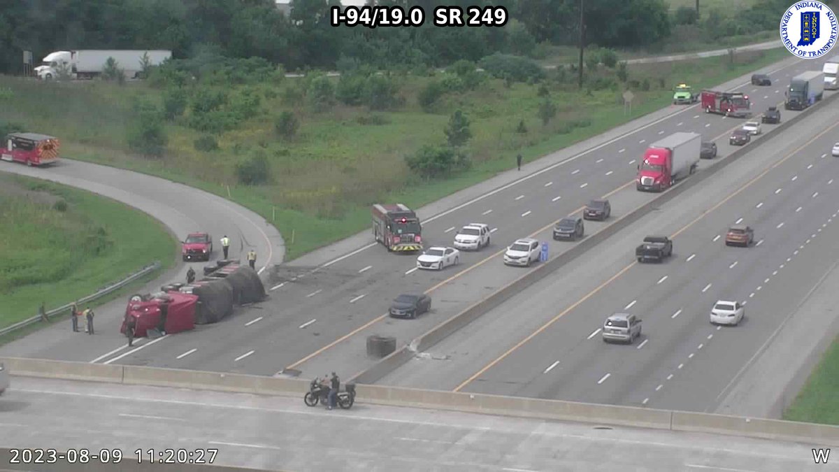 WBBM1059Traffic's tweet image. A rough go on I-94 EB past the Toll Road to SR 249 (#Portage), due to a roll-over semi and crews closing the lanes. As we see, traffic is getting by only on the left shoulder. US 20 may be a better route.
@INDOTNorthwest 
#ChicagoTraffic 
@WBBMNewsradio