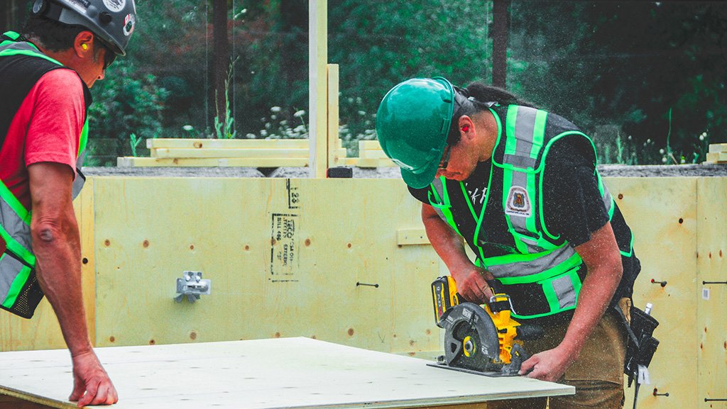 .<a href="/carpentersbc/">Carpenters' Regional Council - B.C. & Yukon</a>  recently trained six Indigenous tradespeople with a four-week introduction to carpentry and formwork program to prepare them to work on the Cowichan District Hospital Replacement Project (CDHRP) in Cowichan, B.C. canada.constructconnect.com/joc/news/labou…