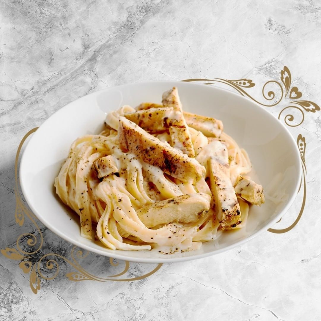 The only way our Fettuccine Alfredo could get any better? Adding a little grilled chicken on top! Buon Appetito!