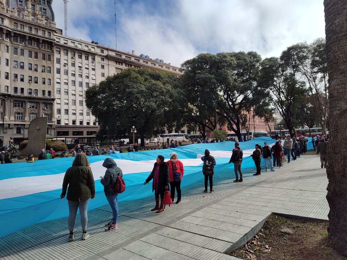 Concertación TOAS se congregó en el Edificio del Libertador en CABA, sede del Ministerio de Defensa de la Nación Argentina, para exigir el reconocimiento de los Veteranos que sirvieron en el Litoral Marítimo Patagónico en 1982