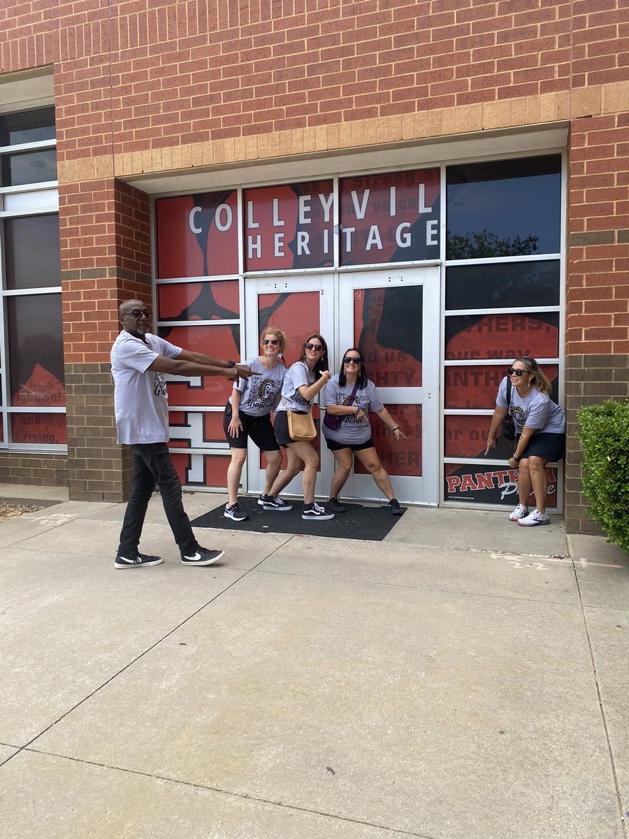 Safari Scavenger Hunt: Stop 1!
#GESshineon <a href="/catherine_husby/">Catherine Husby</a> <a href="/GESThompson/">Brandee Thompson</a> <a href="/GesRevels/">GESRevels</a>