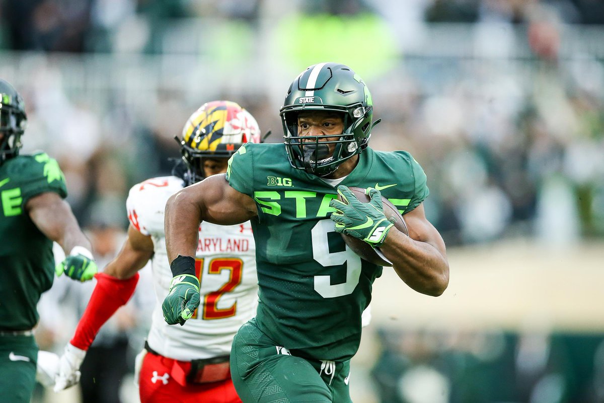 Top 5 most iconic B1G players (since 2000):

1. Saquon Barkley
2. Denard Robinson
3. JT Barrett
4. Johnathan Taylor
5. Kenneth Walker