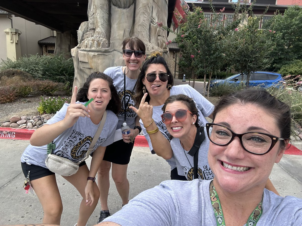 Mrs. Cade tweet media