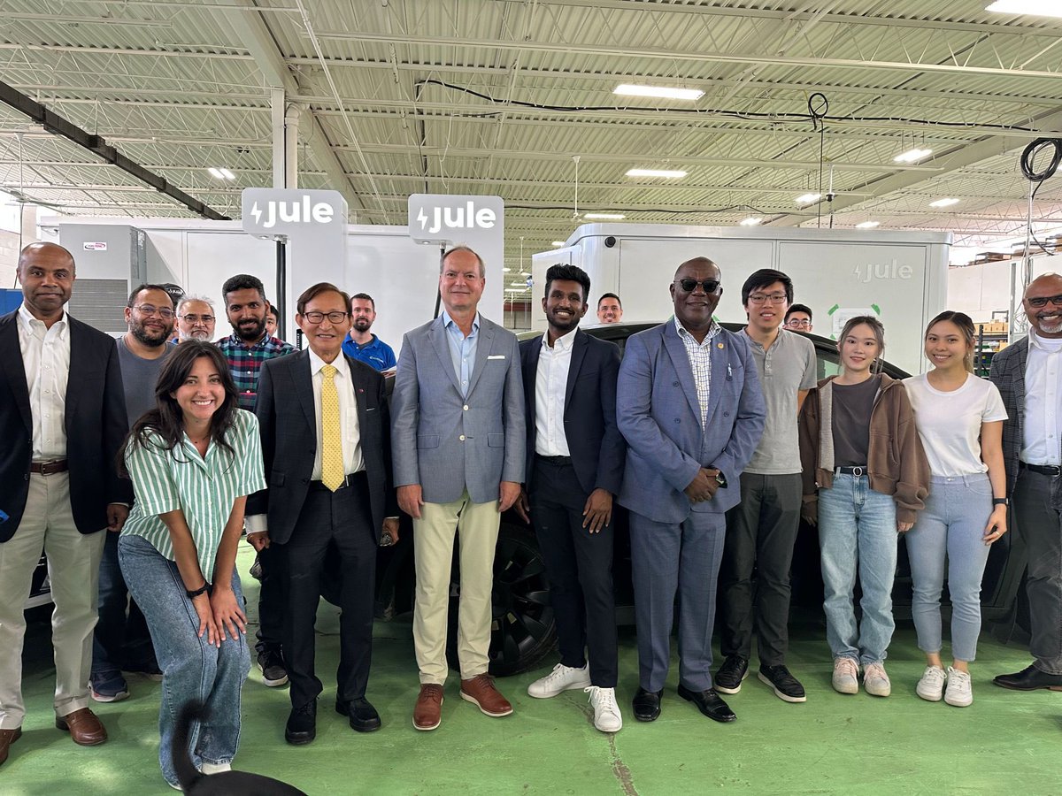 Peter Bethlenfalvy tweet media