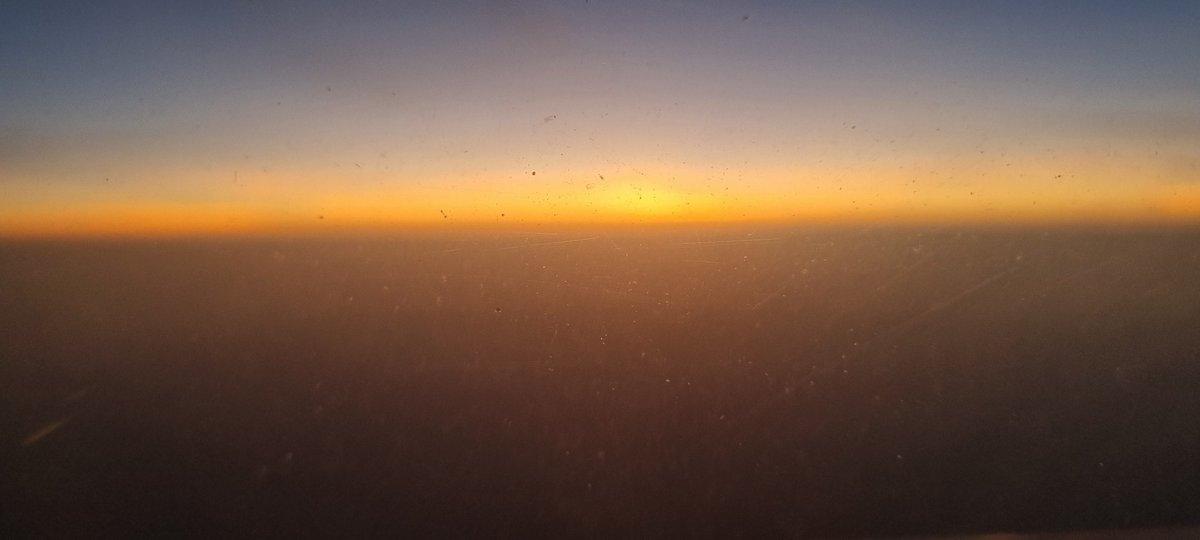 FowziaSiddiqui's tweet photo. Sunset over the clouds from plane enroute karachi after another day in court. 
The court can order for justice but how can we get it implemented? #justice #IAmAafia #FreeAafia 
@Aafiamovement @Teamaafia1 https://t.co/9yG2yf9Kup