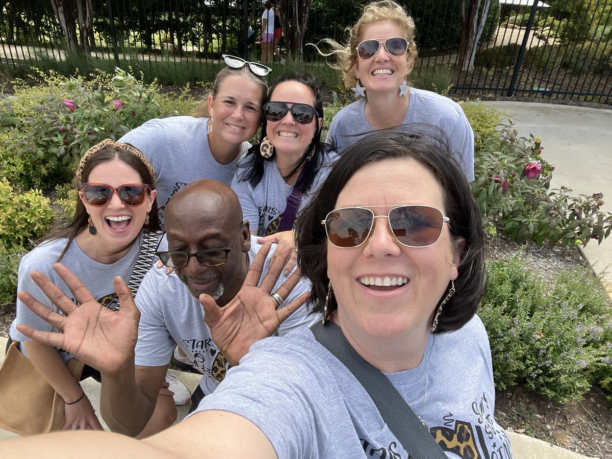 Safari Scavenger Hunt: Stop 2!🌺
#GESshineon <a href="/catherine_husby/">Catherine Husby</a> <a href="/GESThompson/">Brandee Thompson</a> <a href="/GesRevels/">GESRevels</a>