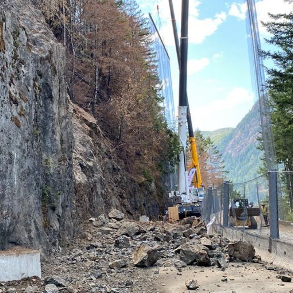⛔ #BCHwy4 CLOSED An increased risk of debris fall due to the rain has the highway CLOSED at Cameron Lake. Anticipated re-opening after midnight tonight. More info: drivebc.ca/mobile/pub/eve… Info for detour: rb.Gy/9h0x3 #Tofino #Uclulet #PortAlberni #VanIsle